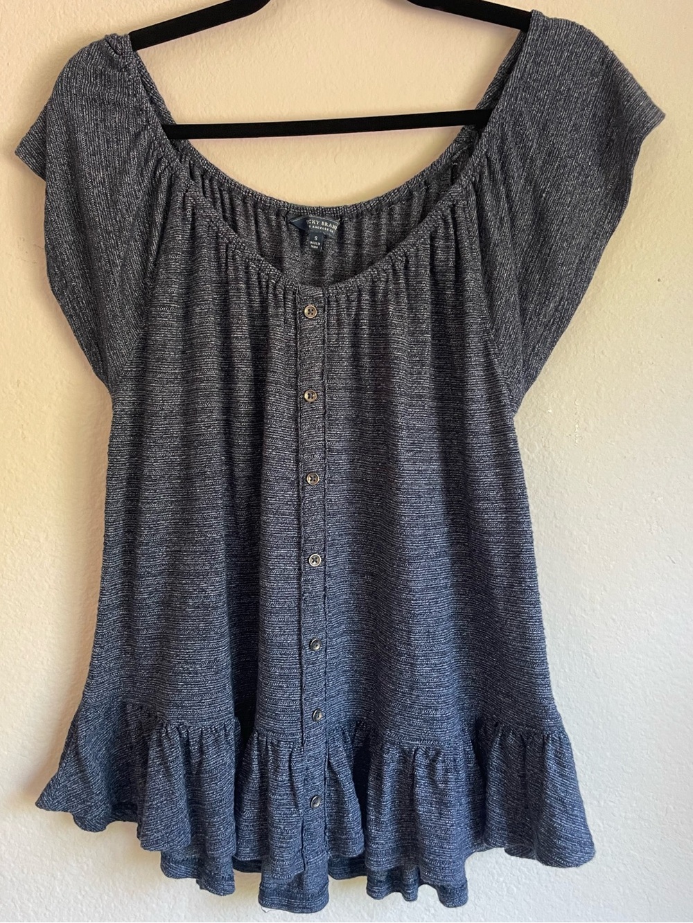 Lucky Brand Button-Front Ruffle Top EUC - size Small